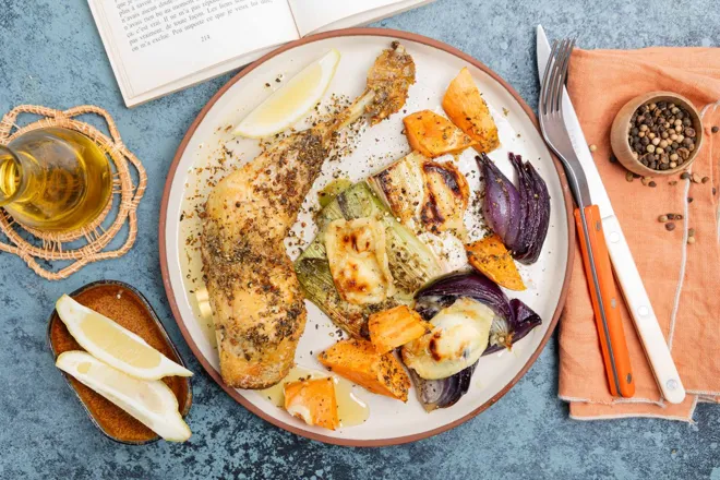 Tout-en-un de poulet aux herbes de Provence, poireau et patate douce au chèvre et au miel