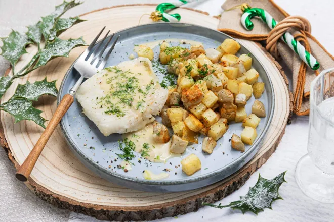 Poisson blanc (selon arrivage) au beurre anisé, pomme de terre et topinambours rôtis