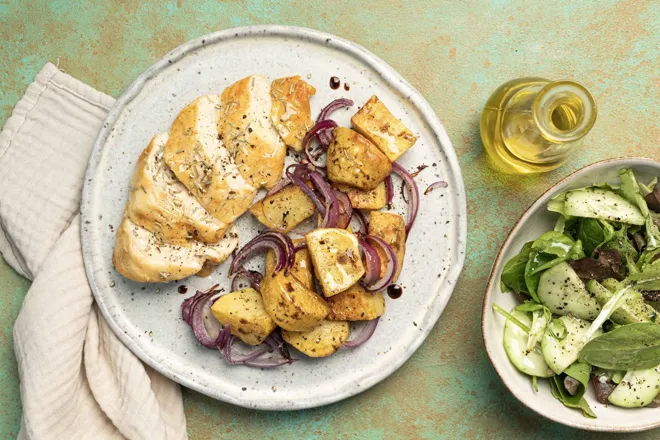 Filets de poulet et pommes de terre rôties au vinaigre balsamique