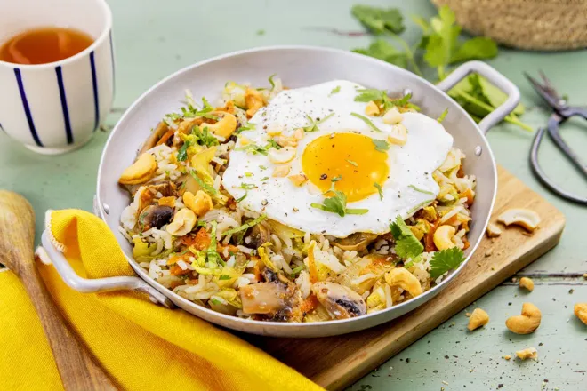 Riz sauté au chou chinois et aux champignons