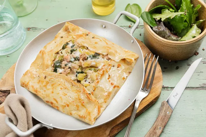 Crêpes maison au thon, crème et emmental