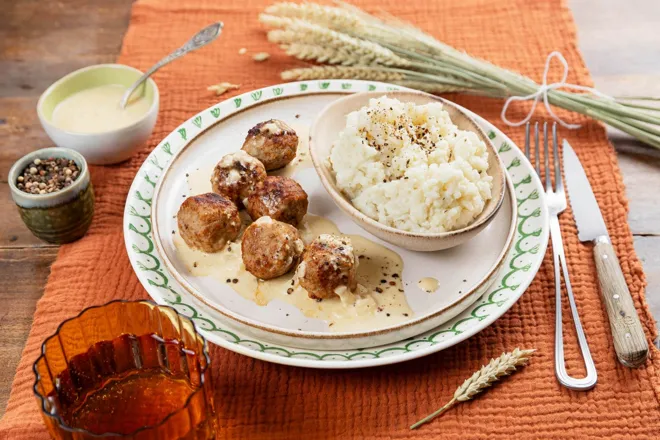 Boulettes montagnardes sauce au munster et purée de chou-fleur