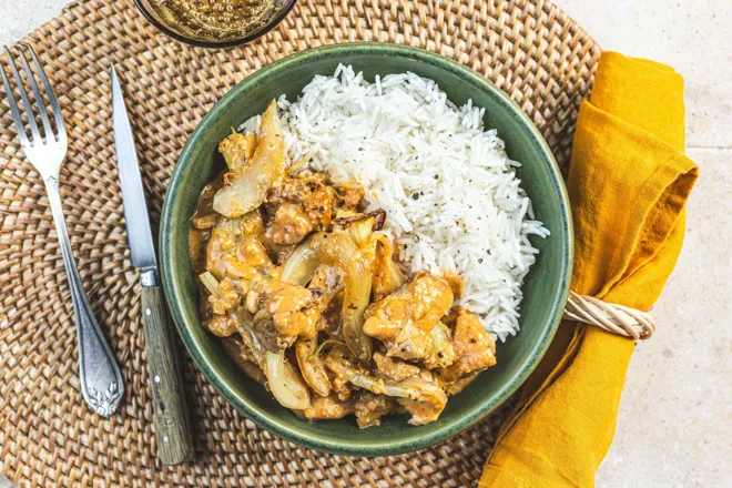 Poulet et fenouil sauce cacahuètes, curry rouge et paprika fumé