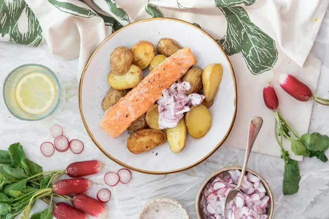 Pavés de saumon et tzatziki de radis roses