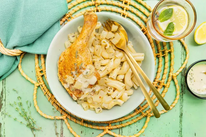 Cuisse de canard, navet et condiment ail - thym