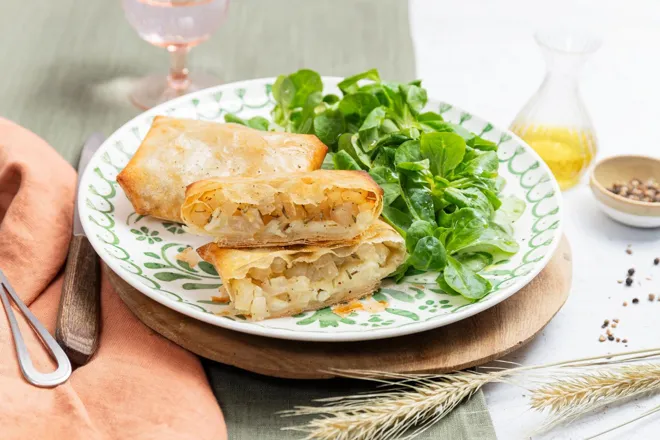 Bricks aux navets caramélisés gingembre-miel, chèvre et romarin