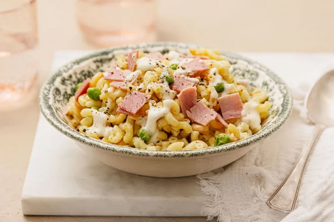 Coquillotto jambon et petits pois à la tomme fraiche