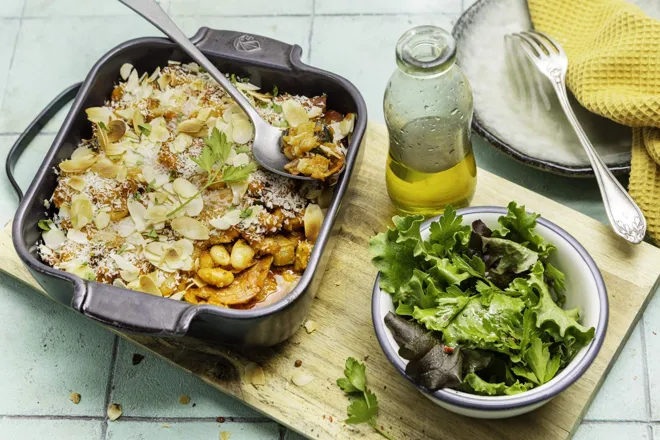 Gratin de haricots blancs au chorizo, courgette et amandes