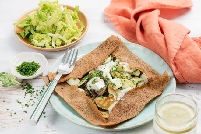 Galette de courgette, chèvre et ciboulette