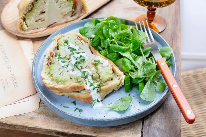 Chou romanesco en croûte à la poitrine fumée