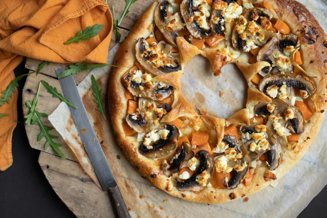 Couronne feuilletée à la patate douce, champignon à la féta AOP