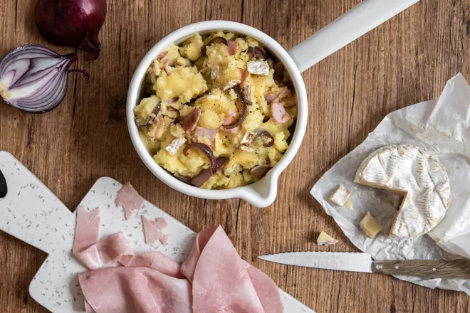 Purée au jambon de Paris à l'oignon rouge et camembert