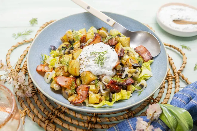 Bowl d'aubergine, ricotta fouettée à l’aneth et poitrine fumée croustillante