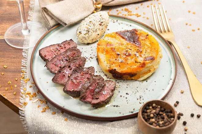 Pavé de rumsteak charolais, beurre à la truffe et gratin dauphinois à la courge