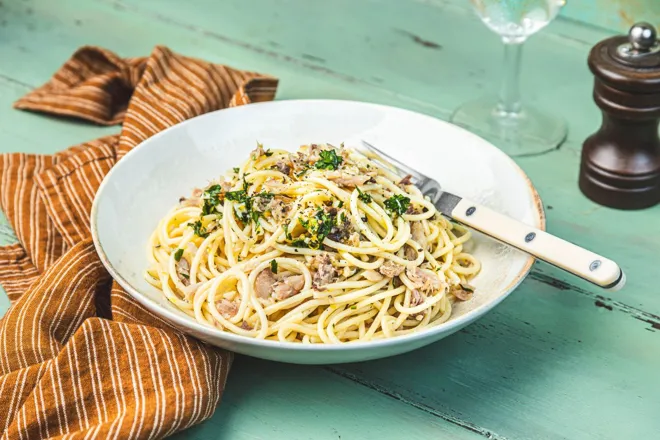 Spaghetti au maquereau fumé et gremolata