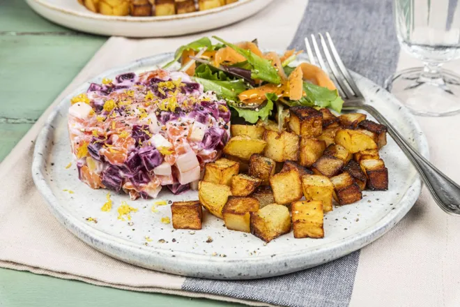 Tartare de saumon fumé, betterave et pomme