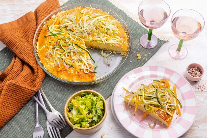 Pain de maïs gratiné façon focaccia et poêlée de légumes