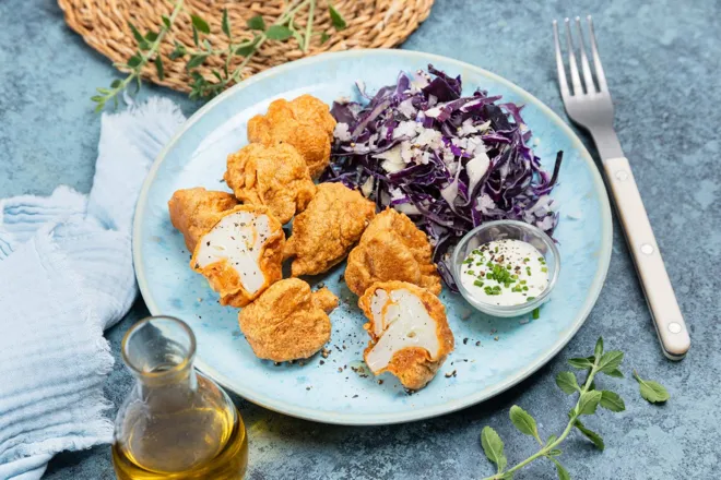 Wings de chou-fleur et sauce à la ciboulette