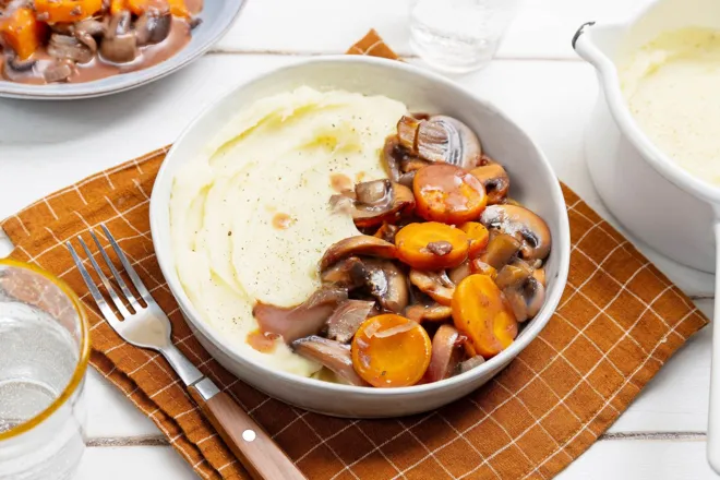 Mijoté de champignons et carottes au vin rouge façon bourguignon