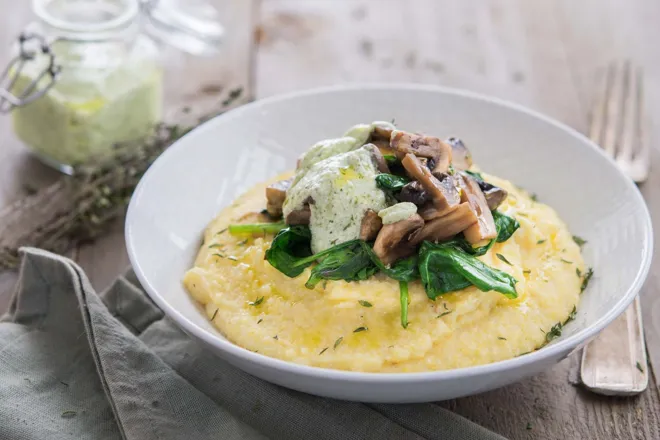 Polenta aux champignons et crème de féta