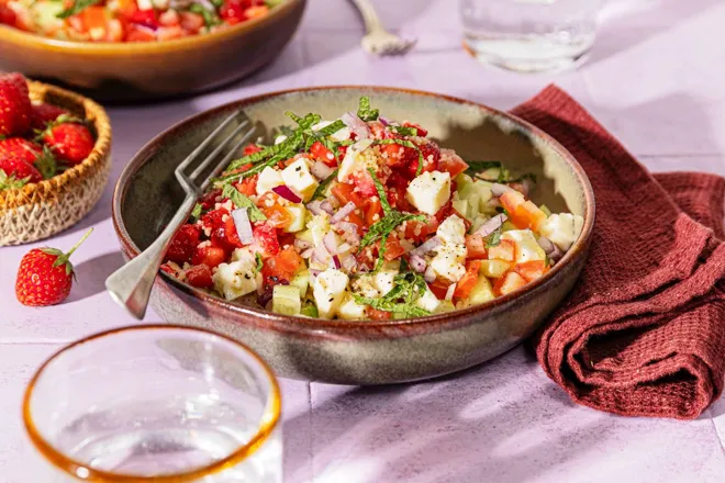 Taboulé aux tomates, fraises et mozzarella