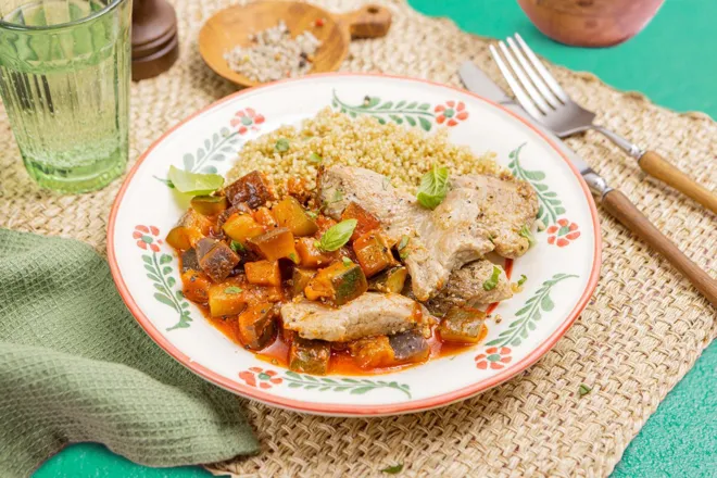 Emincés de porc provençal et mijoté d'aubergine au basilic