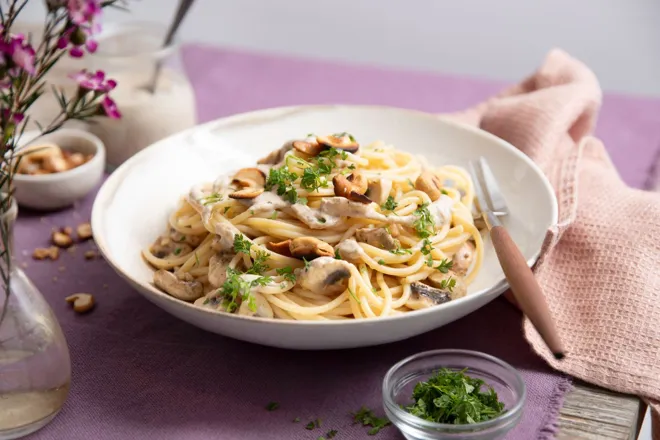 Spaghetti crème de shiitaké et noix de cajou torréfiées