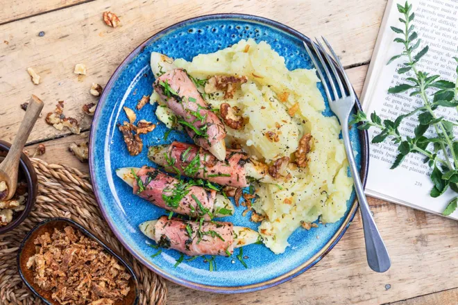 Salsifis en persillade lardés au jambon de Paris et écrasé de pommes de terre