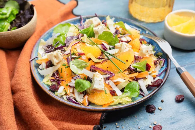 Salade de chou rouge, orange et Saint Marcellin