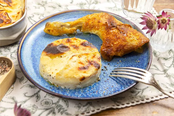 Cuisse de poulet & gratin dauphinois de légumes racines (panais et céleri-rave)
