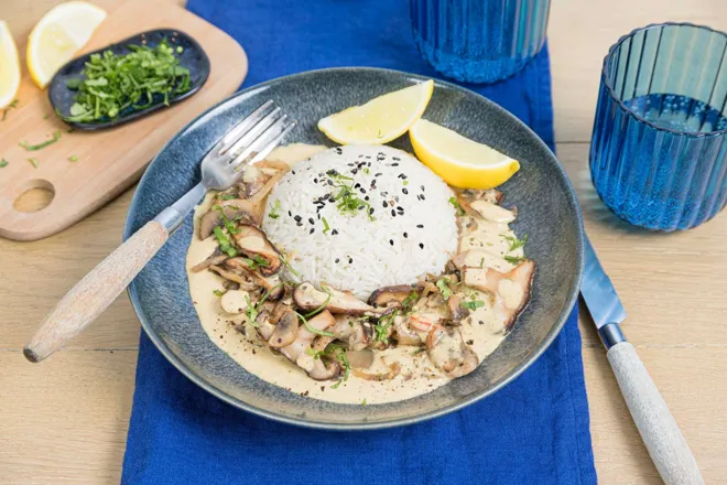Curry pimenté de shimejis à la coriandre