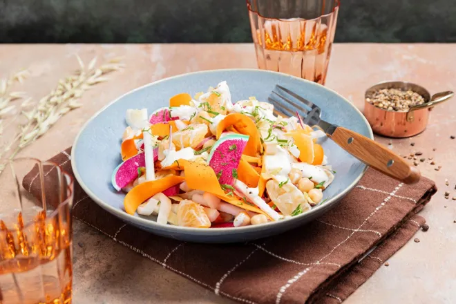 Salade aux clémentines, radis pastèque et mayonnaise miel-moutarde