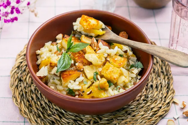 Risotto au poivron, basilic et manouri grillé