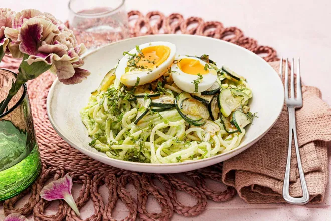 Spaghettis au pesto de petits pois à la menthe