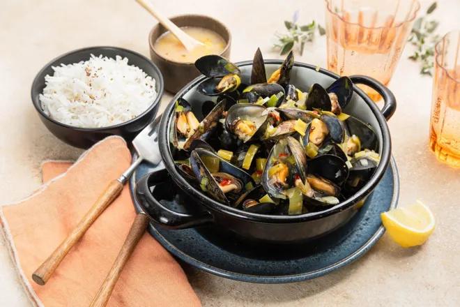 Moules au poireau et sauce piment doux