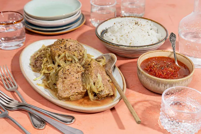 Filet mignon en médaillon, chutney de tomates et riz basmati