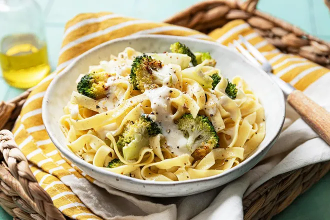 Tagliatelles à la crème mascarpone citronnée aux deux fromages et brocoli