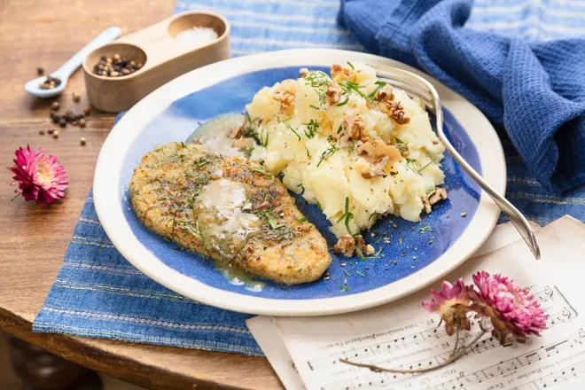 Filet végétal façon meunière au beurre noisette et écrasé de pommes de terre aux noix