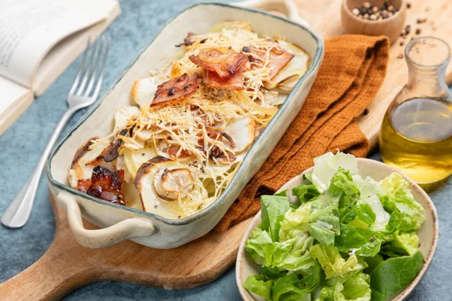 Gratin de pommes de terre et topinambours à la poitrine fumée