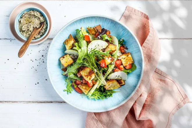 Salade estivale et anchoïade