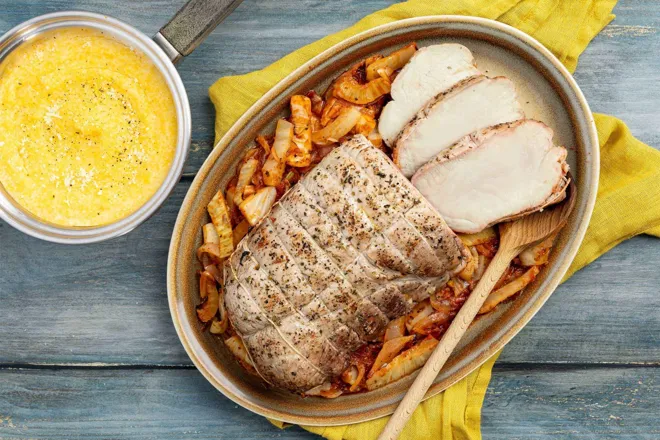 Rôti de veau braisé au fenouil et polenta crémeuse au parmesan