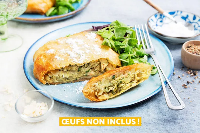 Pastilla de poulet aux oignons, coriandre et amandes