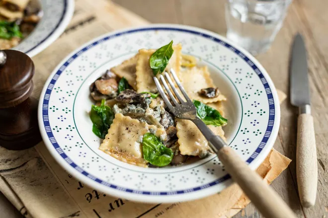 Ravioli aux girolles et sauce au gorgonzola