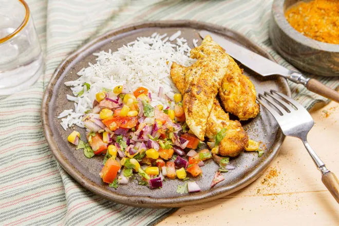 Poulet aux épices tex mex, salsa de maïs grillé, tomate et coriandre