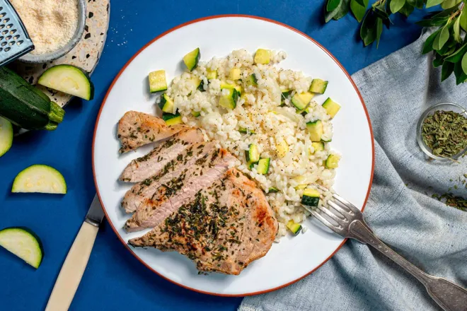 Côtes de porc à l'estragon et riz crémeux au parmesan