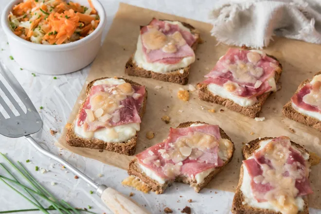 Tartines façon croque-monsieur au parmesan