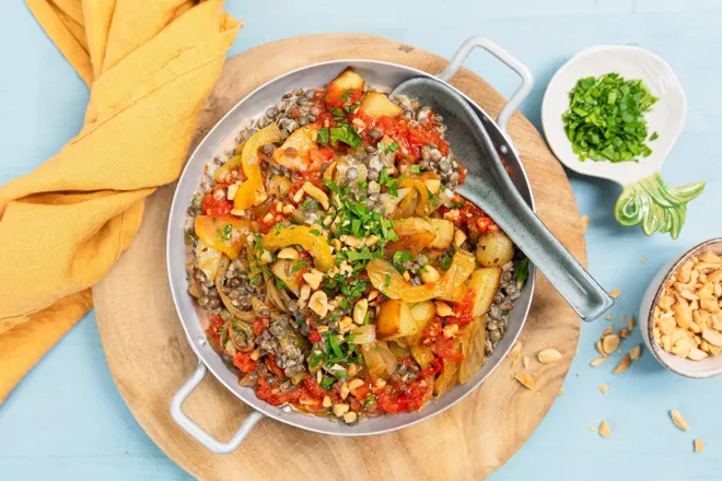 Curry pimenté jamaïcain de lentilles et aubergine