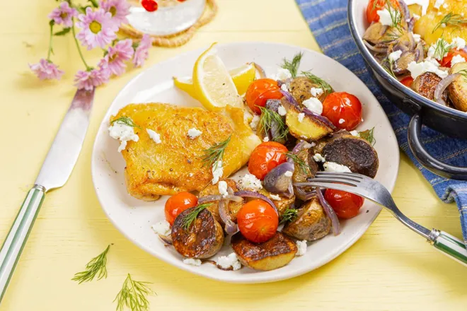 Tout-en-un : Poulet à la grecque (tomate cerise, féta et aneth)