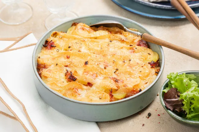 Munsterflette (gratin de pommes de terre au munster et poitrine fumée)