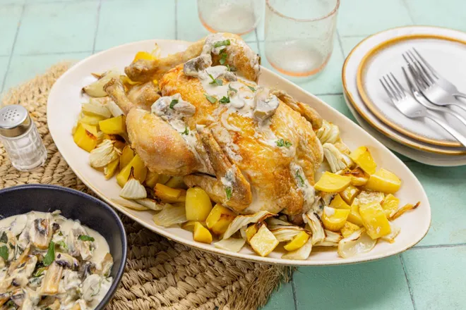 Poulet et fenouil rôtis et sauce forestière